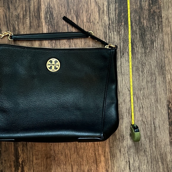 Tory Burch Carson Hobo - Picture 9 of 14